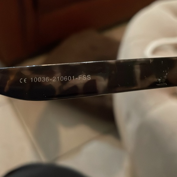 Like New Franco Sarto Sunglasses - Picture 5 of 5